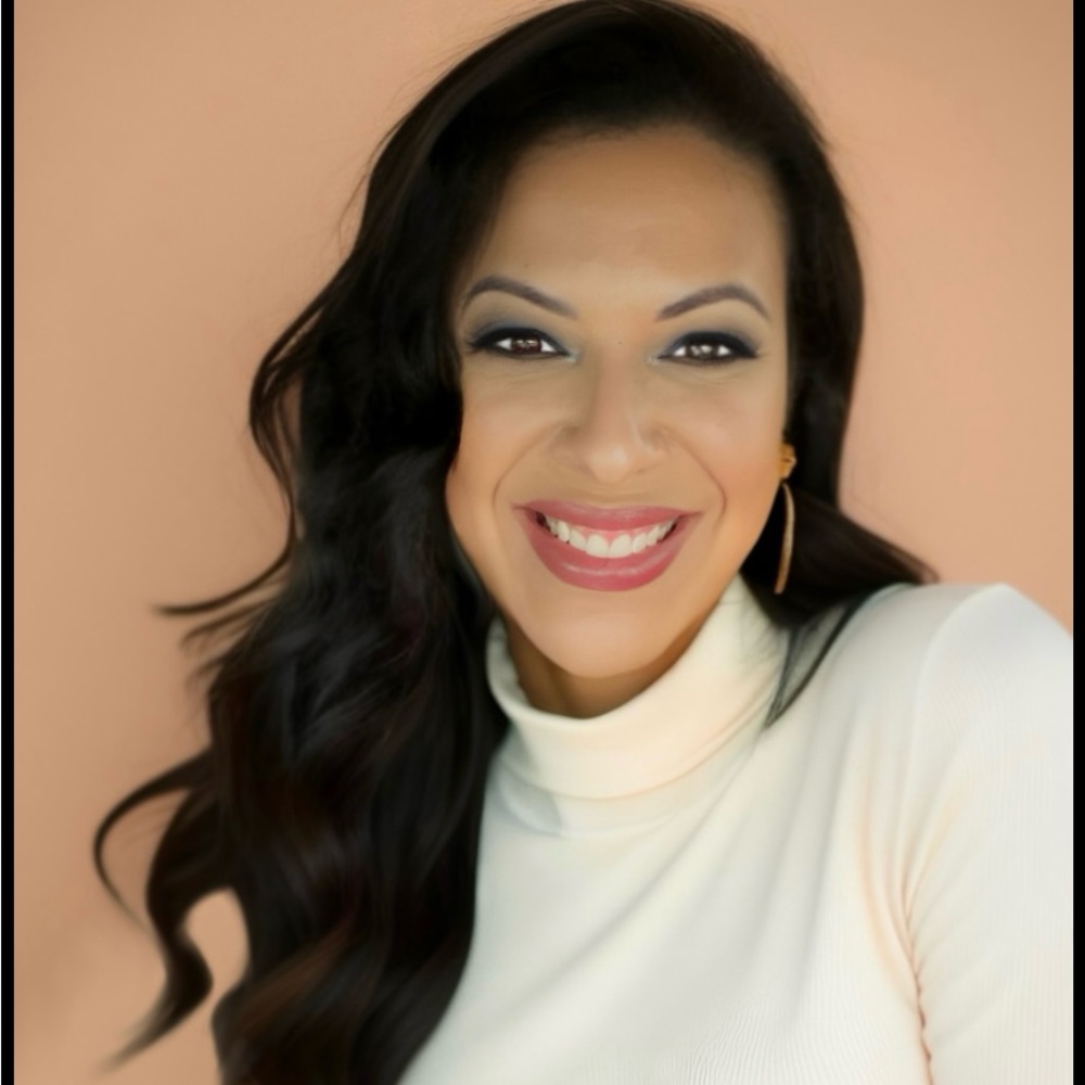 Meet your Posher, Ena Quinones